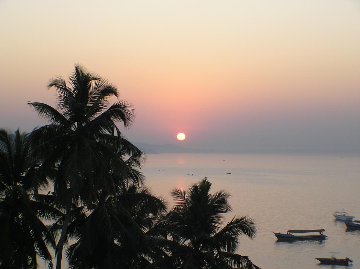 Zuariview Guest House Dona Paula Exterior foto